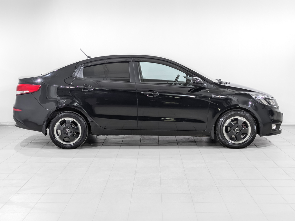 car-card-slide Kia Rio 2016 98 870км фото №4