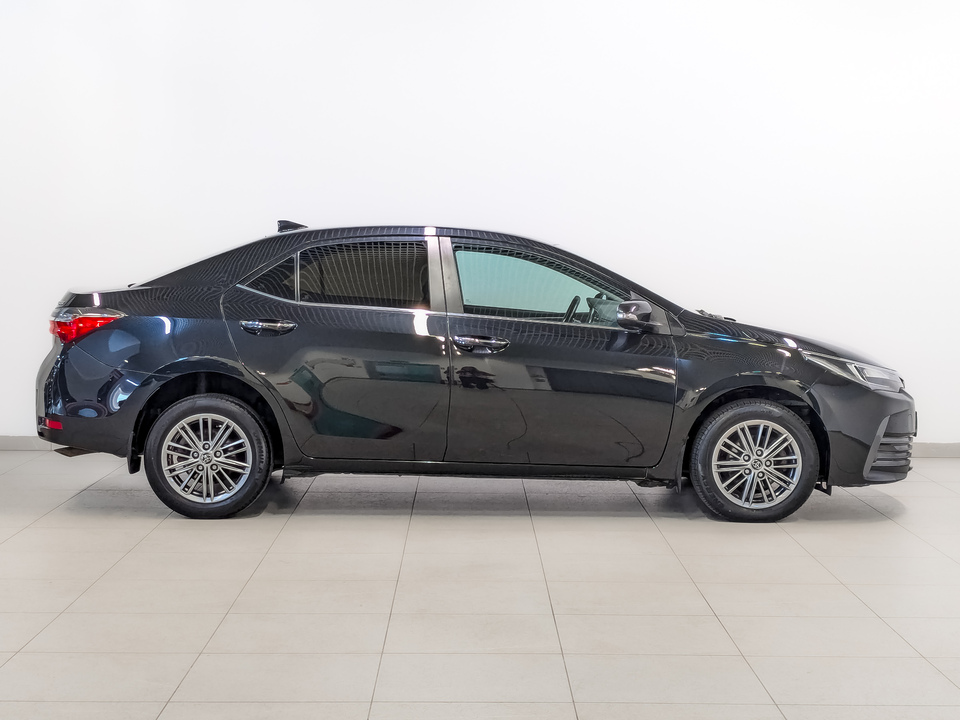 car-card-slide Toyota Corolla 2018 154 000км фото №4